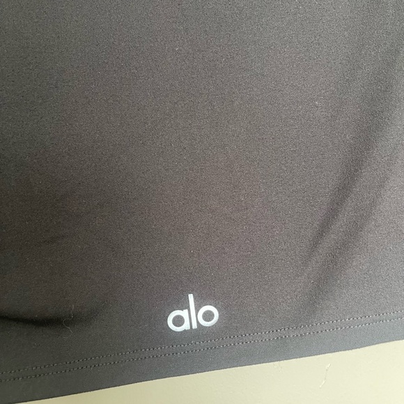 *** LISTING IS SOLD *** ALO Yoga Black Crop Top - Picture 5 of 5